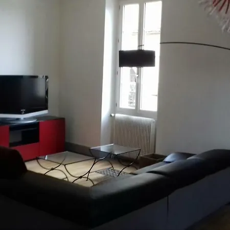 Au Coeur De Volnay Beaune (Cote d'Or)