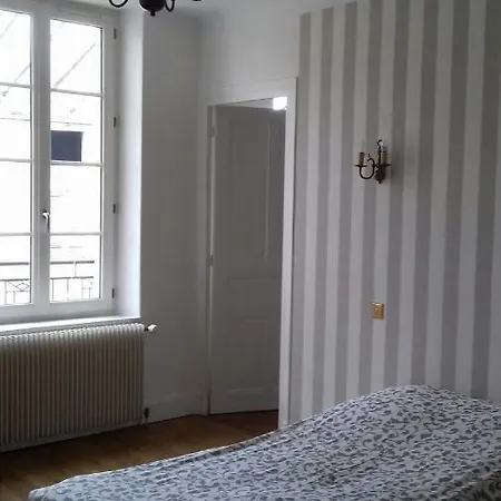 Au Coeur De Volnay Beaune (Cote d'Or)